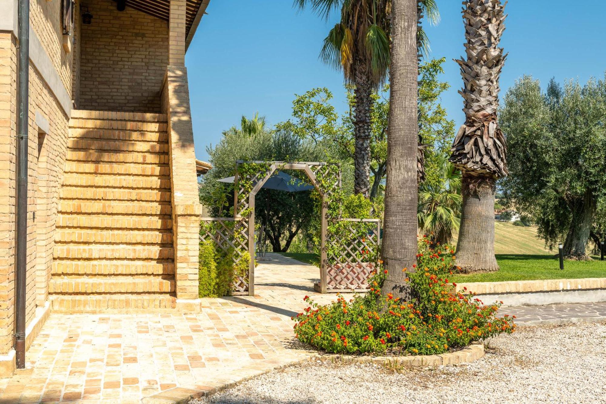 Villa Iulia - Vibra Controguerra Bagian luar foto