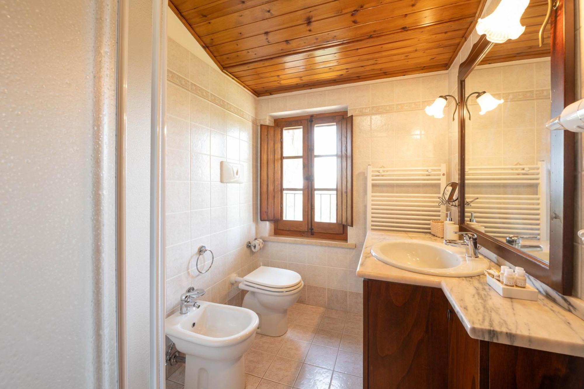 Villa Iulia - Vibra Controguerra Bagian luar foto