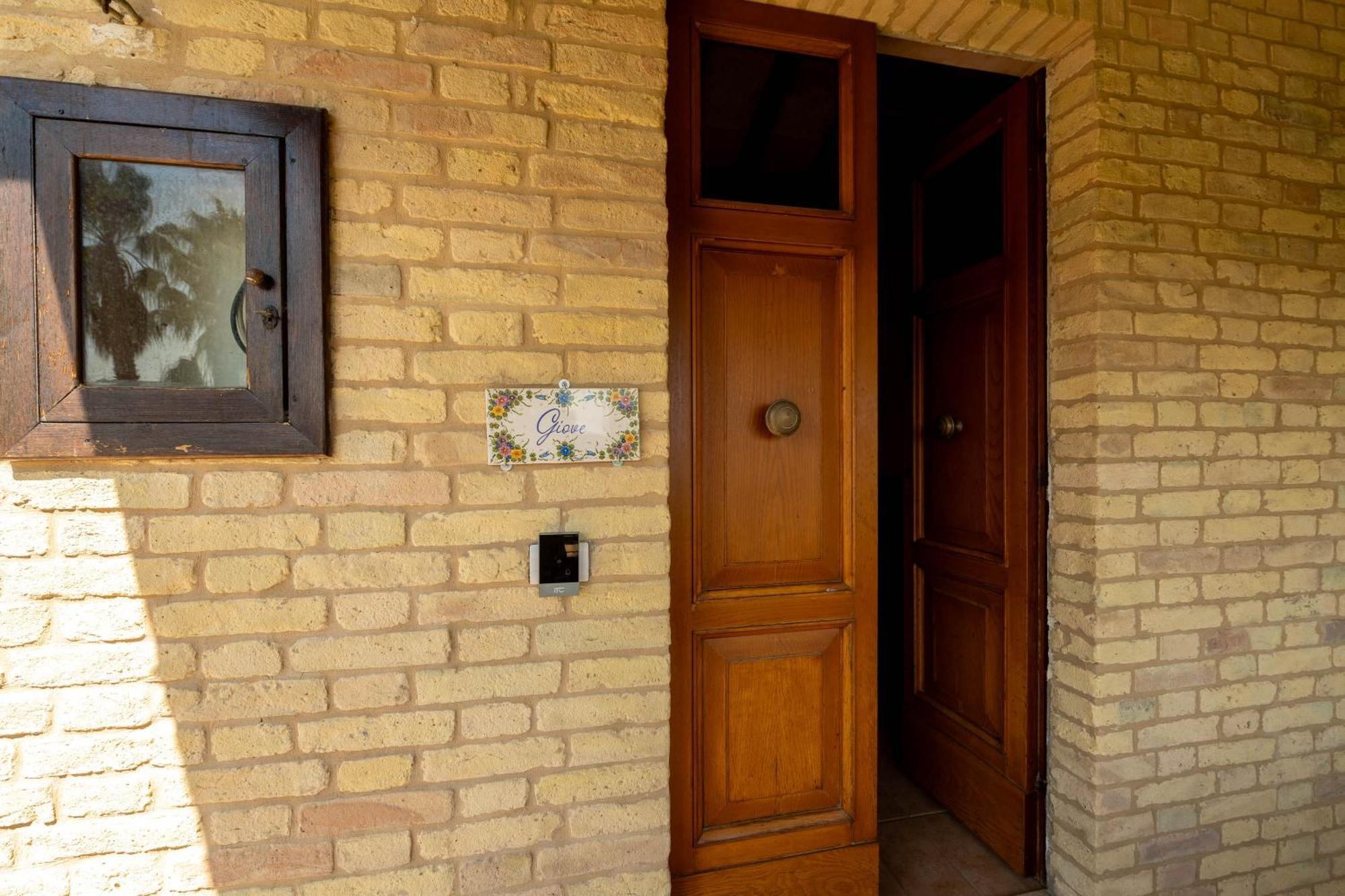 Villa Iulia - Vibra Controguerra Bagian luar foto
