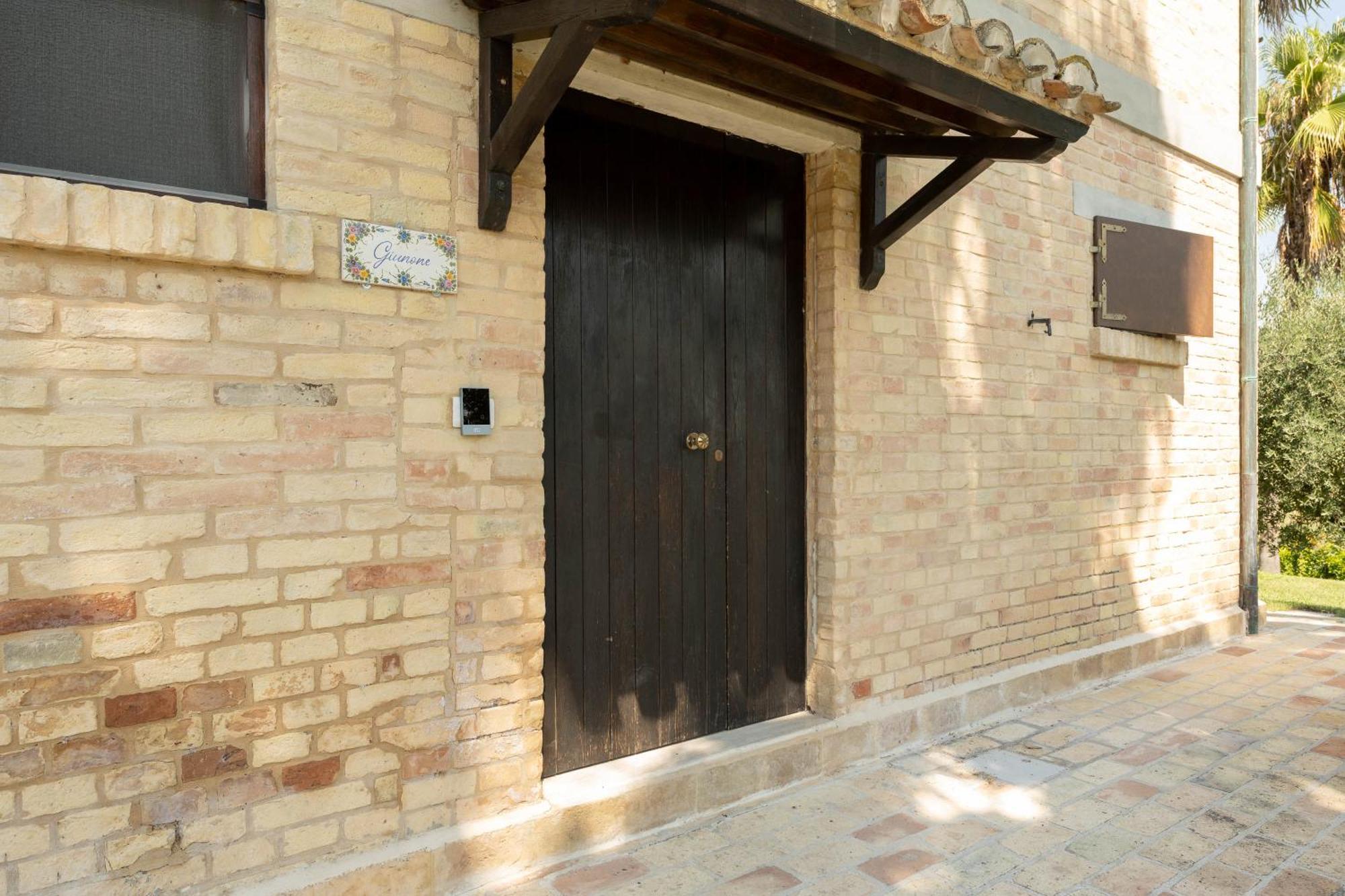 Villa Iulia - Vibra Controguerra Bagian luar foto